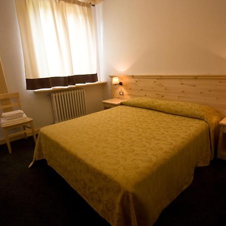 Sport Hotel Prodongo Brallo Di Pregola Camera foto