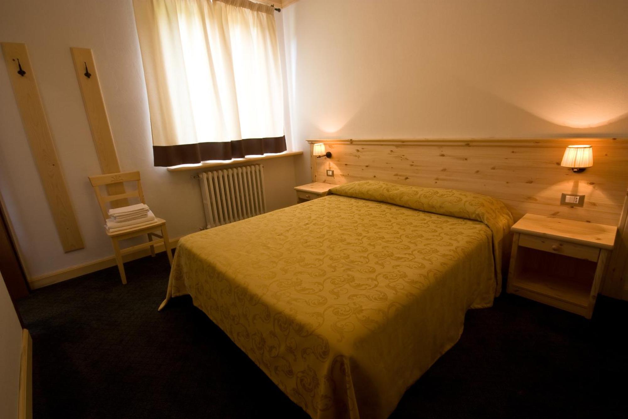 Sport Hotel Prodongo Brallo Di Pregola Camera foto