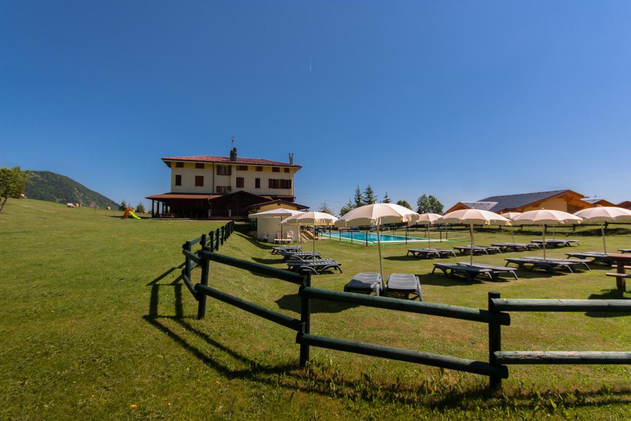 Sport Hotel Prodongo Brallo Di Pregola Esterno foto
