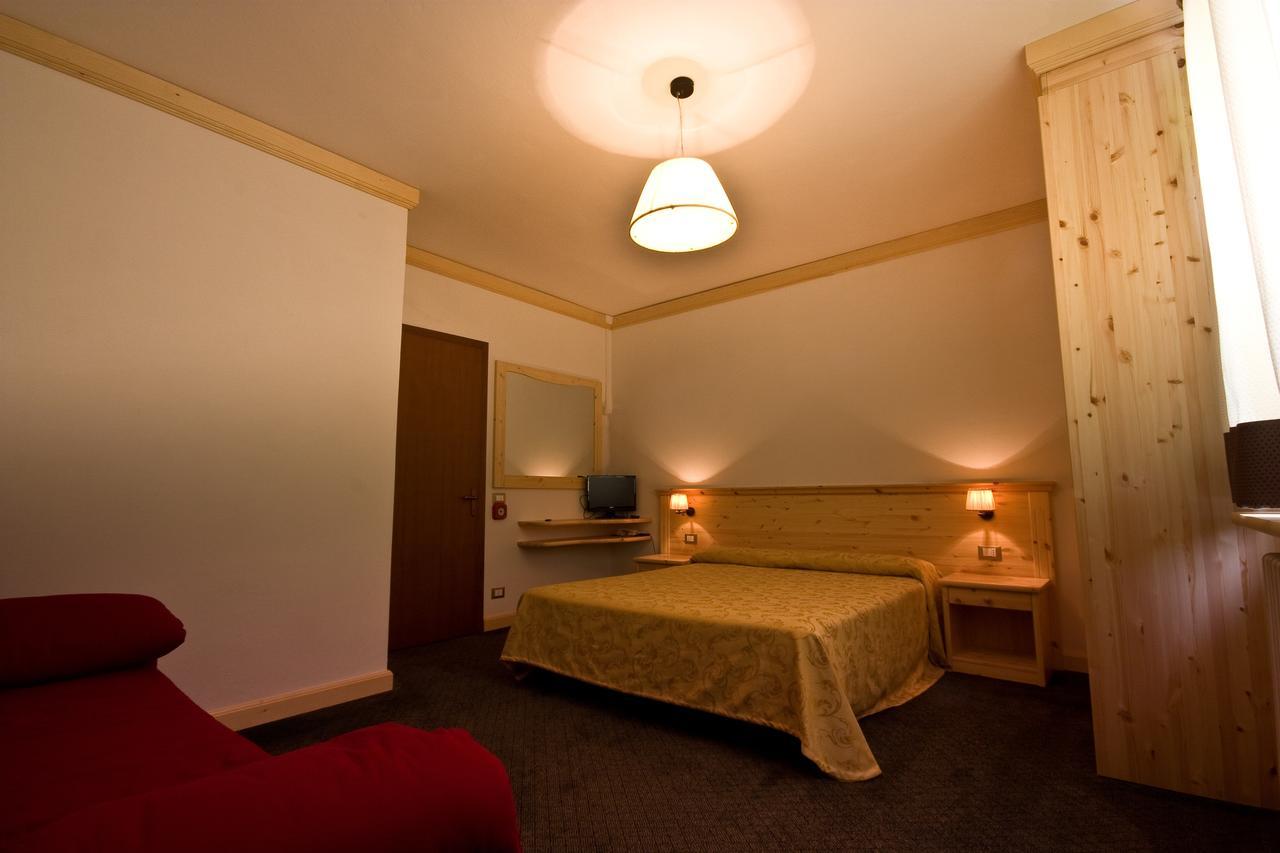 Sport Hotel Prodongo Brallo Di Pregola Esterno foto