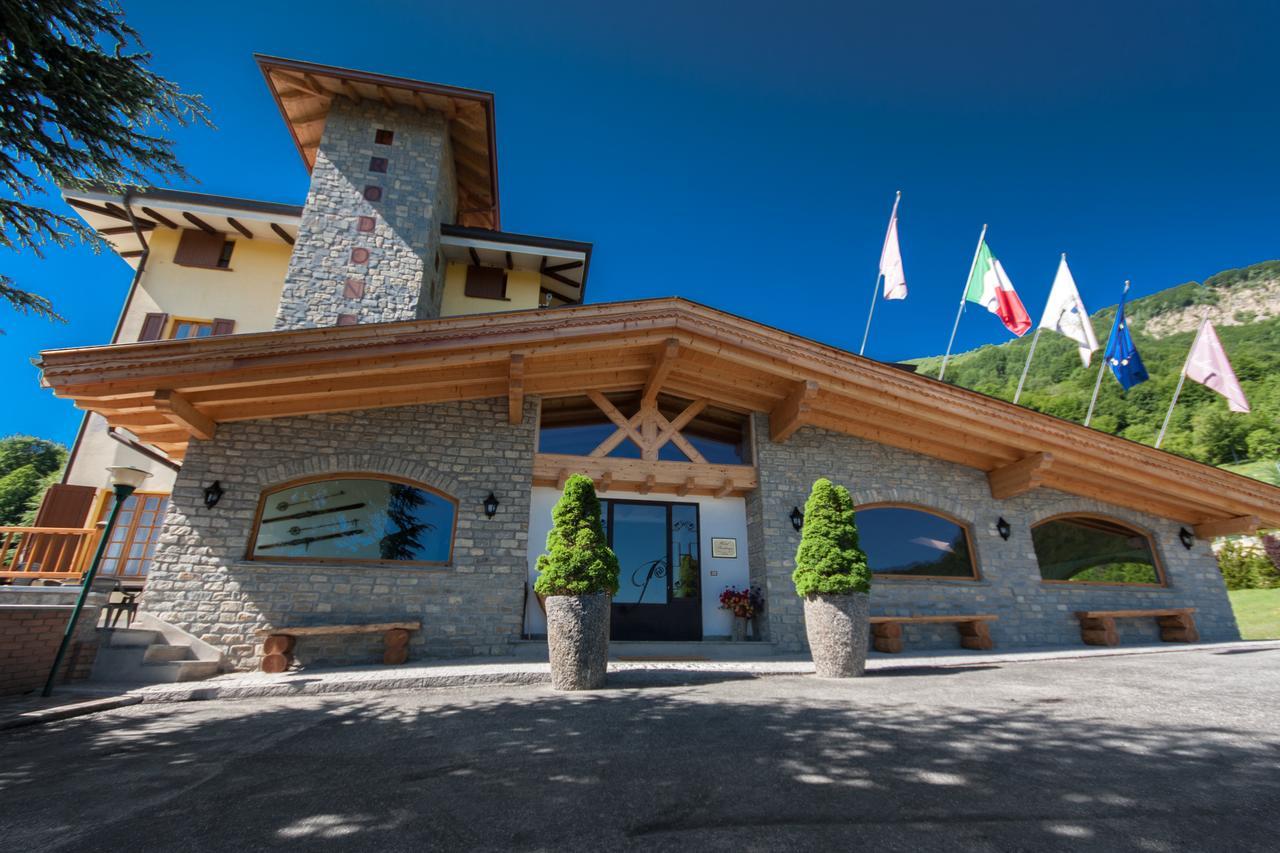 Sport Hotel Prodongo Brallo Di Pregola Esterno foto